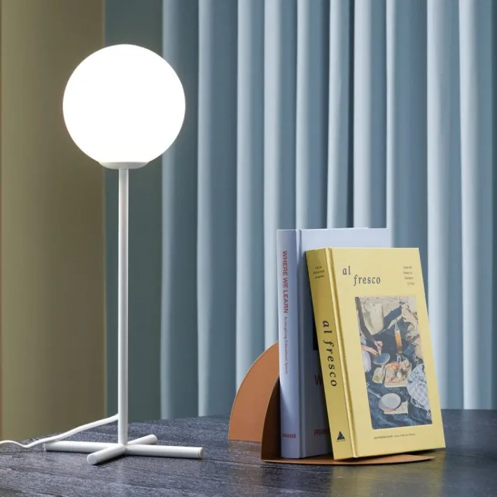 Champ Table Lamp White^Hübsch Hot