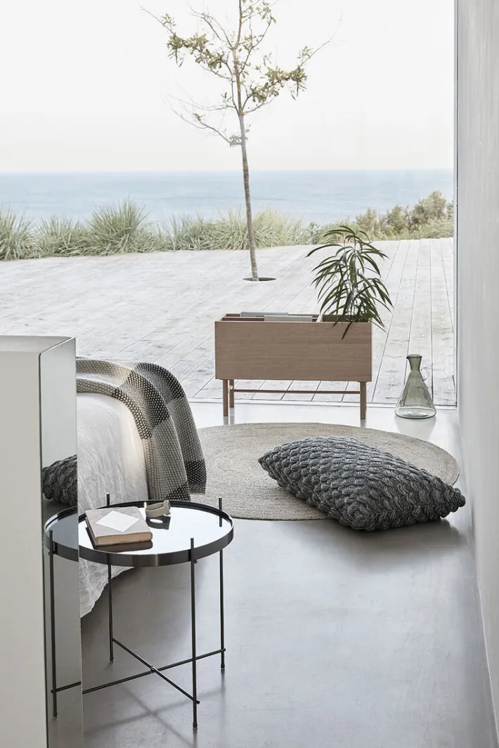 Reflect Side Table Black^Hübsch Hot